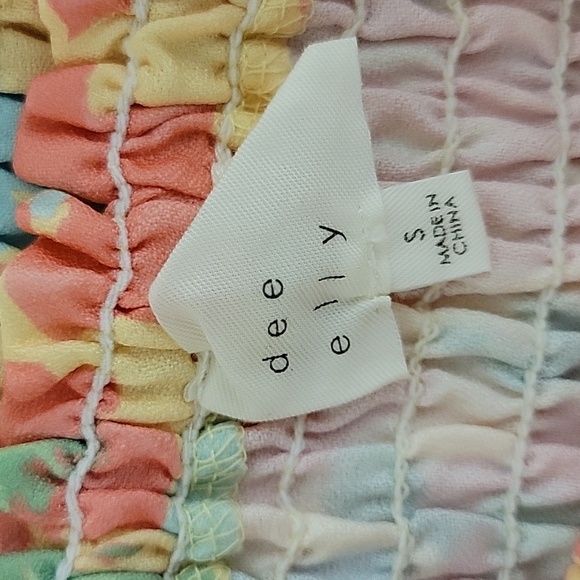 Dee Elly women's Tea Length Smocked Floral Dress Sz Small. Polyester. NWOT - Picture 4 of 5